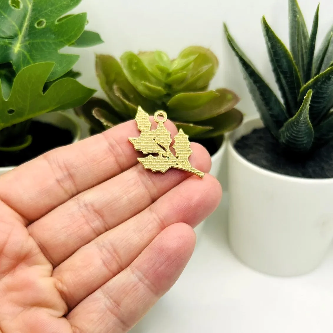 1, 4, or 20 Pieces: Enamel Christmas Mistletoe Holly Charms