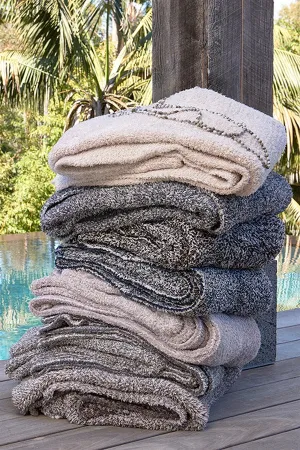 Cozy & Chic Heathered Throw Blanket