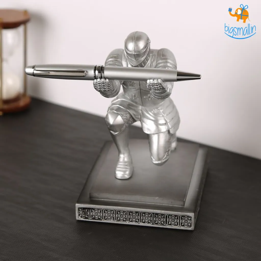 Executive Knight Pen Holder