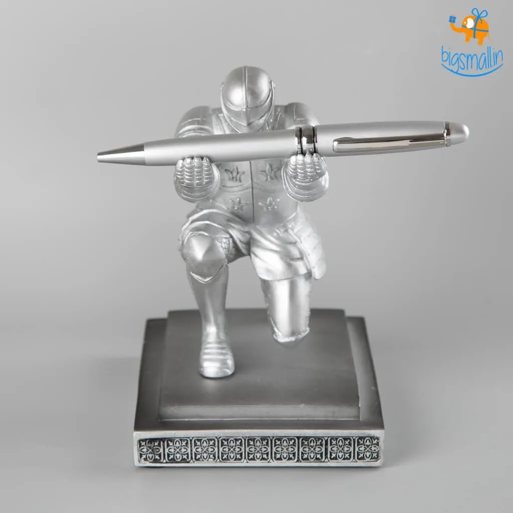 Executive Knight Pen Holder