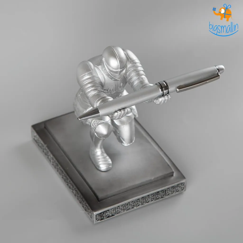 Executive Knight Pen Holder