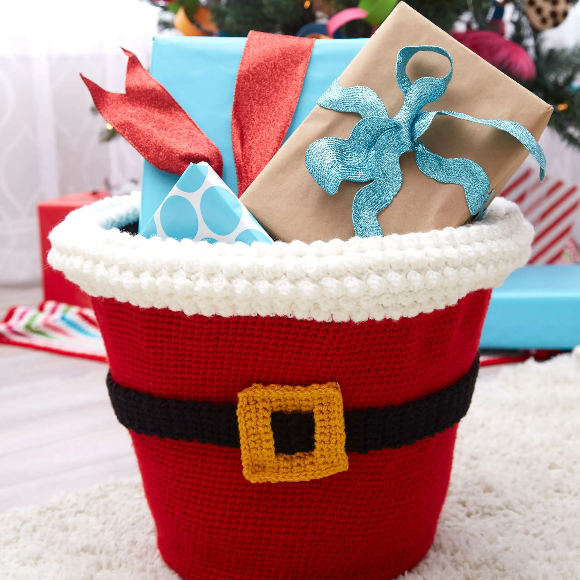 Red Heart Crochet Santa's Gift Basket