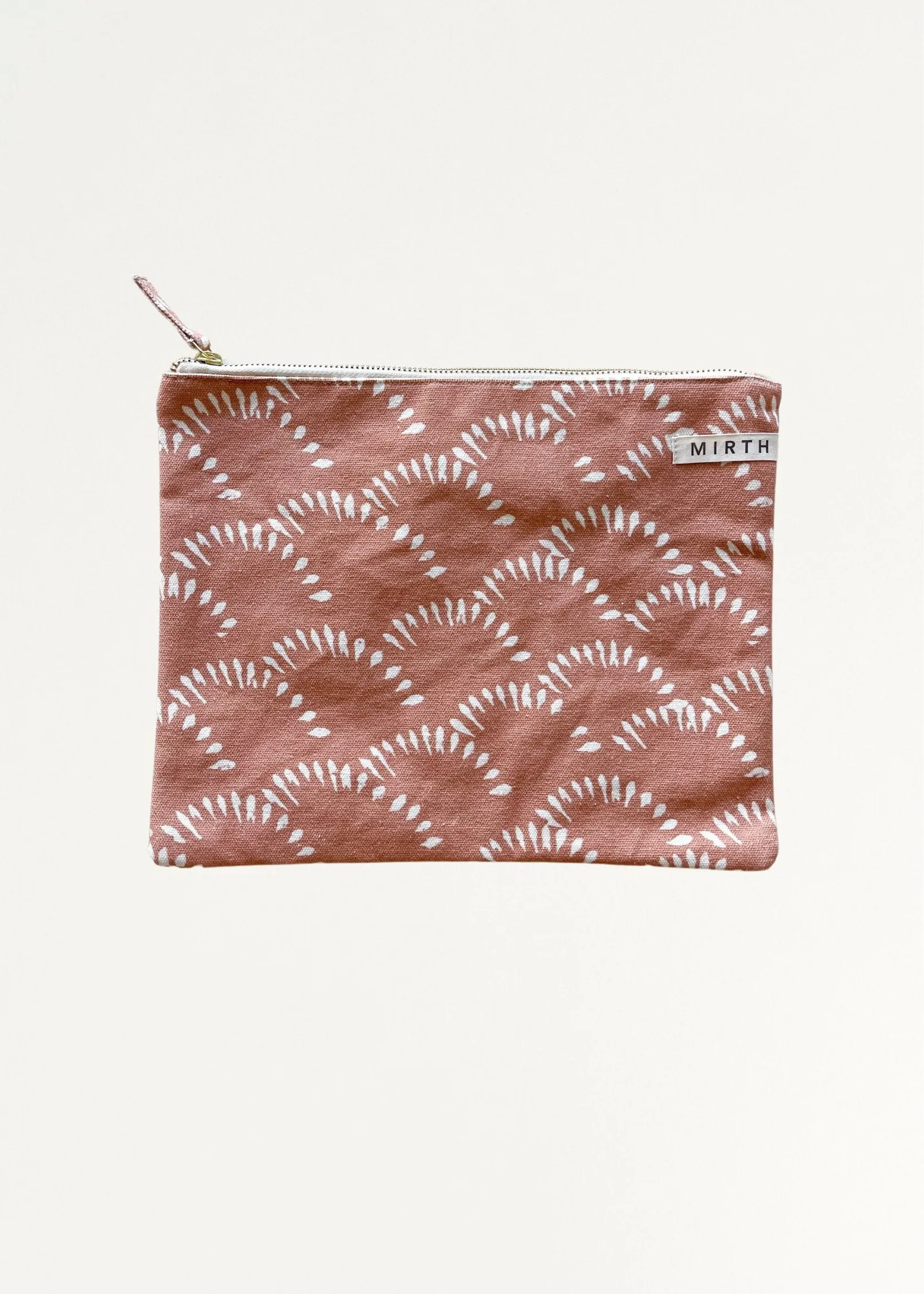 Travel Pouch in Scallop Shell