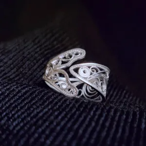 Vintage Simple Plain Silver Fish-shaped Hollow Filigree Ring Jewelry Gift